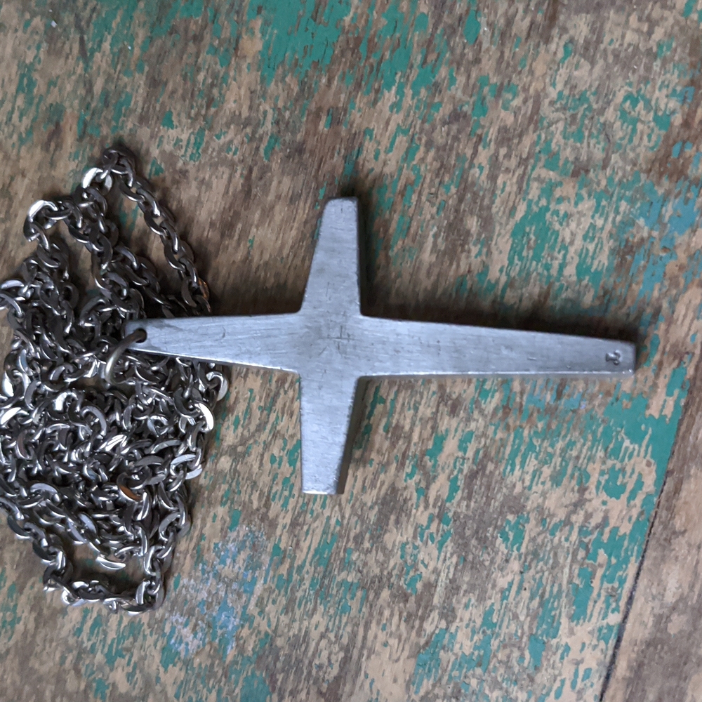 Vintage Pewter Metal Cross Pendant Necklace with Silvertone Link Chain - Picture 3 of 7